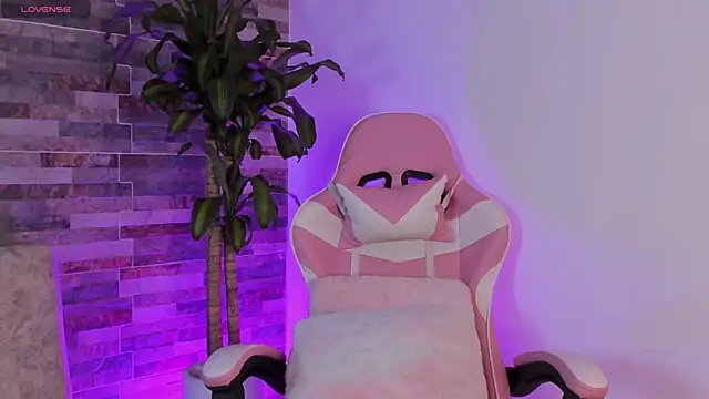 emily montoya1 online show from November 21, 11:40 pm