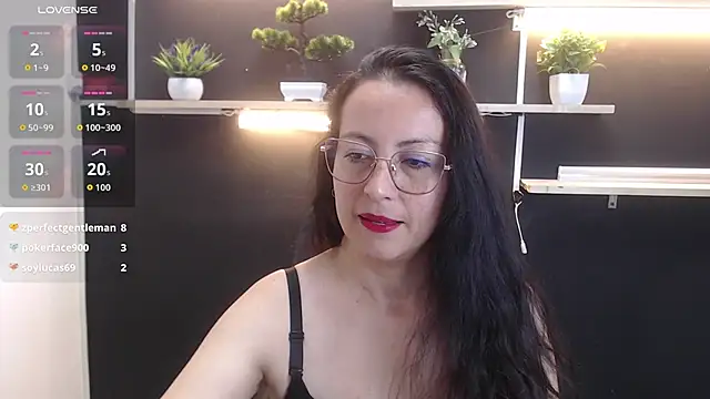 Lauryn Jones online show from March 31, 5:46 pm