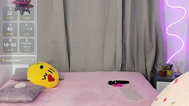 alanaa gomezz online show from November 3, 4:55 pm