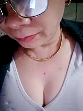 small-house123 online show from February 7, 10:52 am