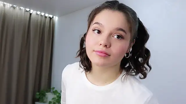 Xo Laura online show from November 4, 8:30 am