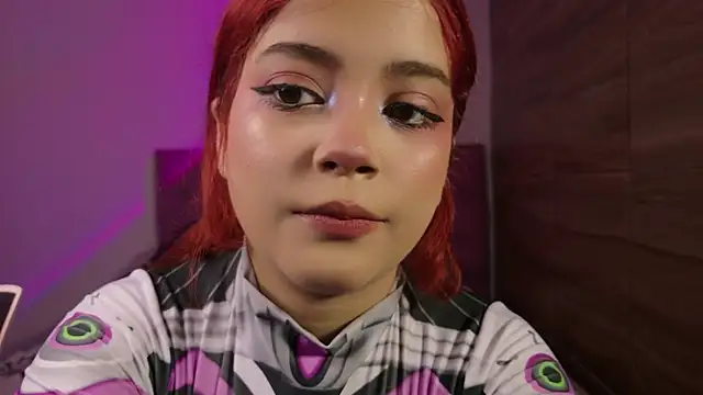 EmillieX online show from December 17, 11:42 pm