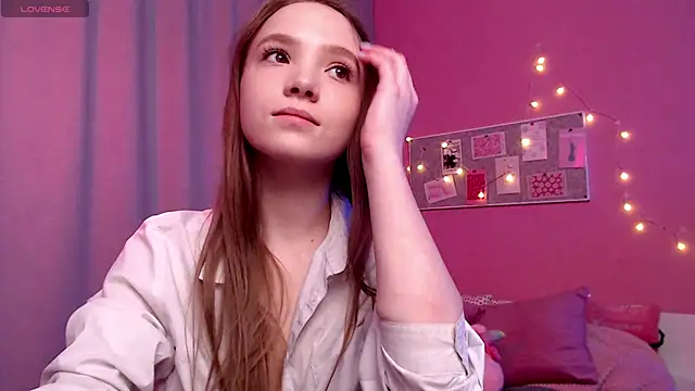 Adria Arjona online show from March 17, 7:34 am