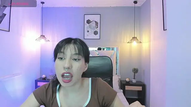 zoe-moreau online show from March 16, 7:29 pm