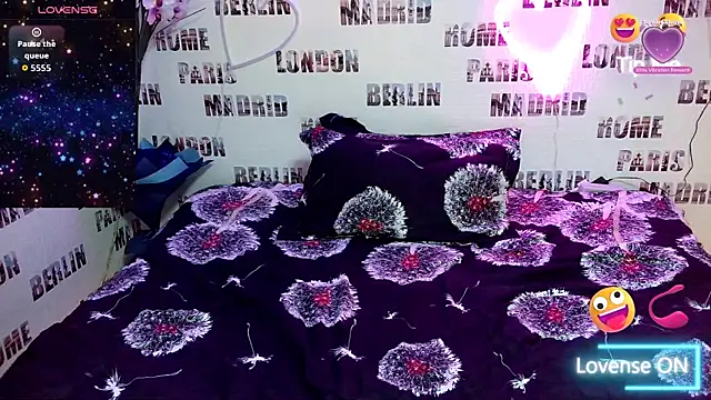 Bya hootgyrl1 online show from January 5, 9:51 pm