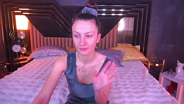 ZafiraMoonn online show from December 22, 6:49 am