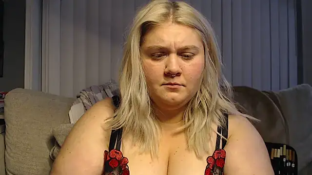 xoxostoneybabe online show from November 7, 2:06 am