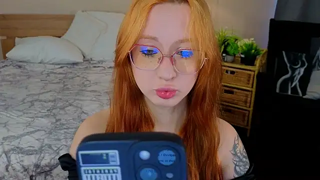 WICKEDEMBER online show from March 20, 1:54 am