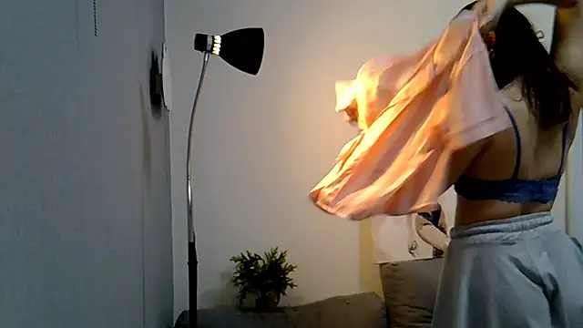 KiraHoney online show from November 27, 9:50 pm