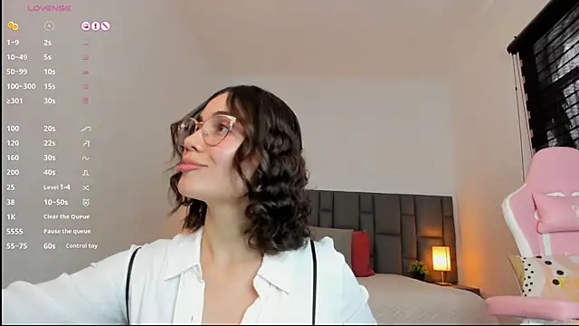 sara ospinna online show from November 12, 3:21 pm