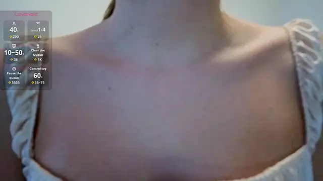 violetwluv online show from January 19, 10:22 am