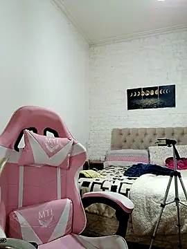 nahiarabiel33 online show from November 9, 5:20 pm