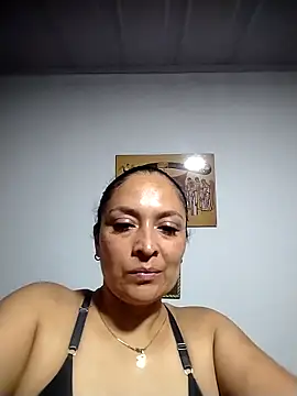 CatleyaSmith online show from April 4, 1:26 am