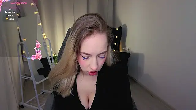 IsabelleBliz online show from February 19, 10:19 pm