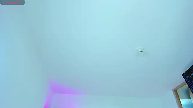 Janettcruz online show from April 7, 8:44 pm