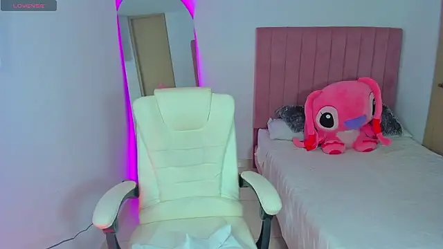 Janettcruz online show from February 12, 12:56 am