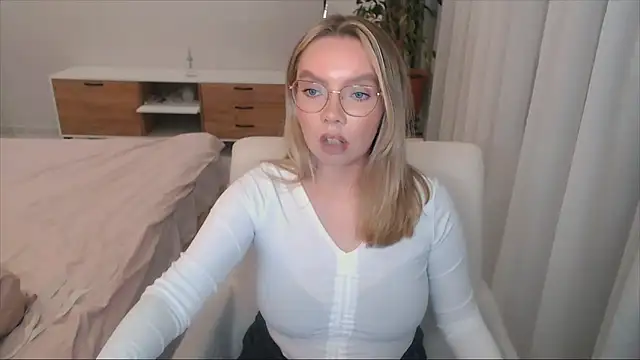 PolinaXXXXJones online show from November 5, 4:45 pm