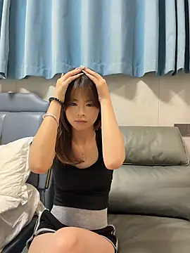 yang888403 online show from July 8, 1:24 pm