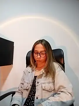 LuluuBerry online show from January 12, 10:59 pm