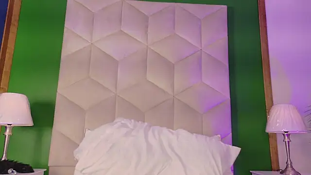 honey vixen  online show from April 29, 9:53 pm