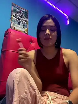 Chiquinquira3 online show from December 2, 5:42 am