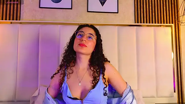 DemiJones  online show from November 7, 7:36 am