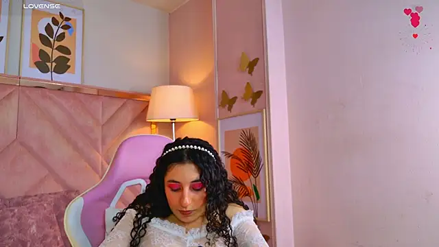 DemiJones  online show from May 27, 5:15 am