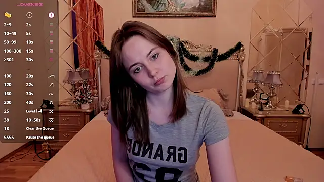 HolyBabyDoll online show from December 18, 11:48 am