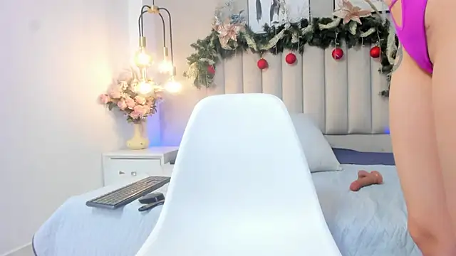 EmilyMiller 22 online show from November 22, 12:19 pm