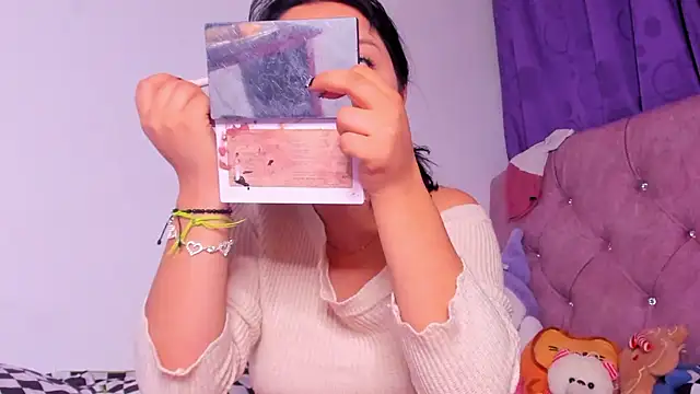 amy  a online show from January 13, 7:25 am