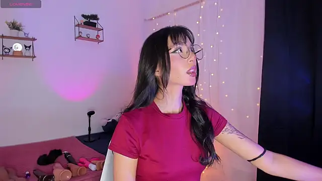 Tamara Aluna  online show from August 7, 2:57 pm