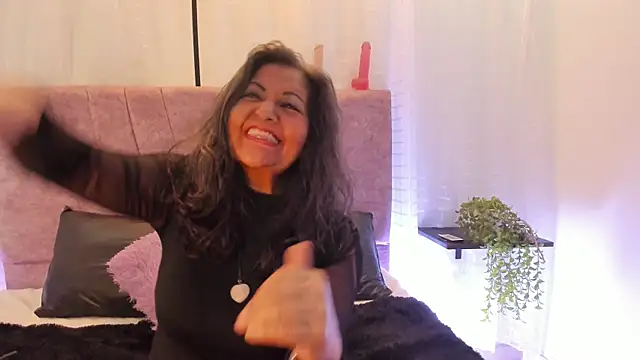 Victoriaa Anderson online show from April 8, 3:47 pm