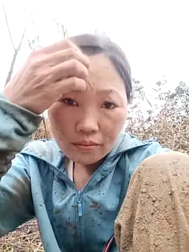 blonde blg online show from March 21, 9:14 am