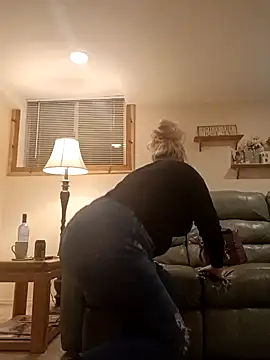 BrooklynLenore47 online show from November 11, 1:34 am