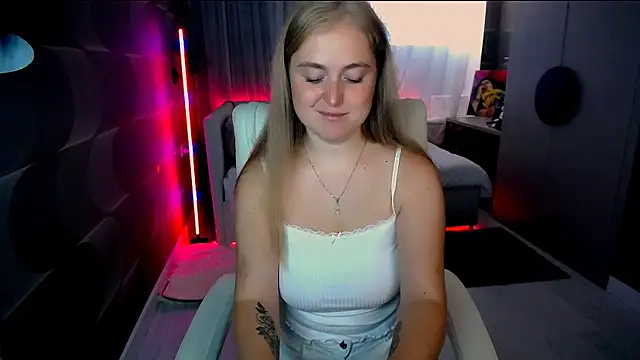 Kate Moan online show from July 31, 5:19 am