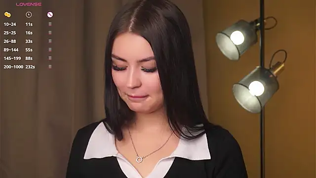 CoreenYorton online show from December 19, 1:21 am