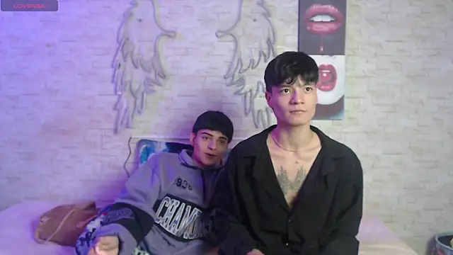 axel milo kairo and noa online show from December 19, 3:37 pm