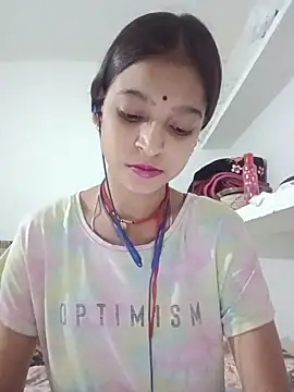 Mohnicute online show from May 19, 1:07 pm