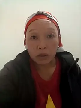 girl-hot2x online show from November 17, 1:45 pm