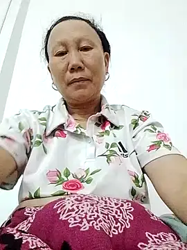 tomi-na online show from November 19, 7:19 am