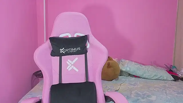 giseselle online show from April 14, 4:40 pm