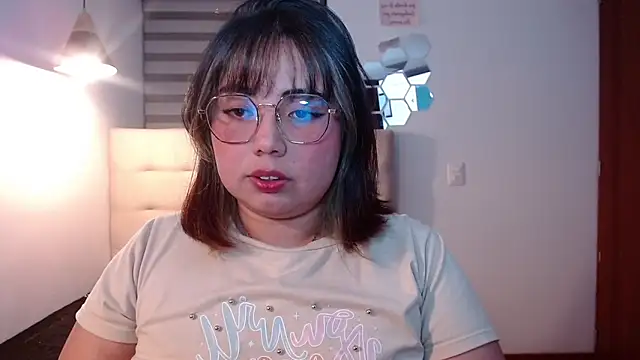 YiniBelle online show from November 20, 3:29 am