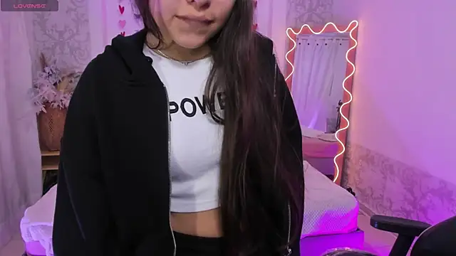 ISABELA TAY online show from March 25, 11:57 am