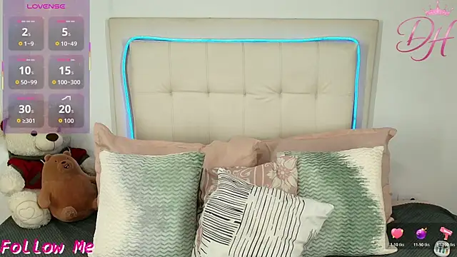 Daphne Hills online show from April 10, 6:36 pm