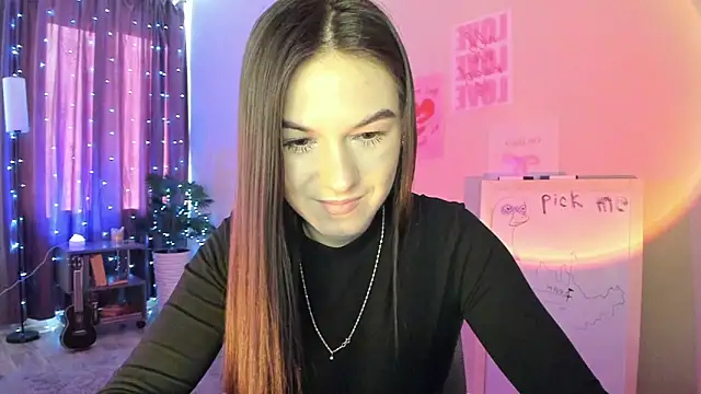 luna lust 212 online show from March 23, 4:40 am