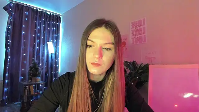 luna lust 212 online show from March 15, 4:25 am