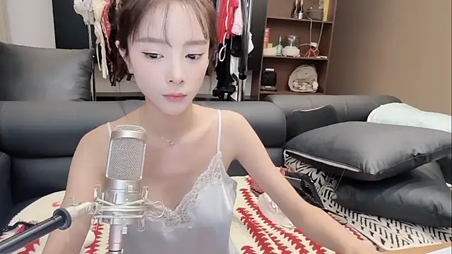 Butterbear online show from December 22, 3:48 pm