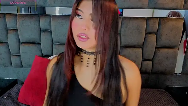 IssaJones  online show from February 2, 5:56 pm