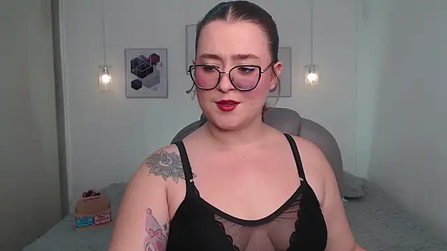 selene rouse  online show from May 31, 9:27 pm