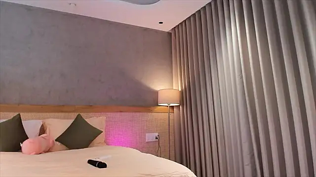 notyoursammy online show from March 10, 8:29 am